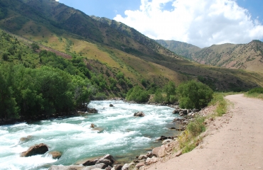 wyprawy na motorach do Kirgistanu transport motorów