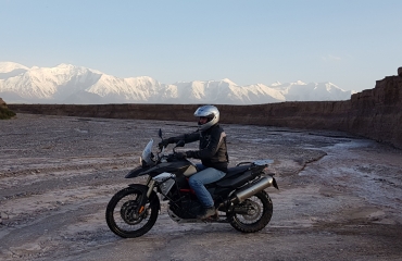 Wyprawy na motocyklach - hiszpania, gruzja, tadzykistan, kazachstan kirgistan, wyprawy autami terenowymi dla rodzin 
