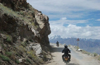 Wyprawa motocyklowa Himalaje Indie na kultowych Royal Enfield