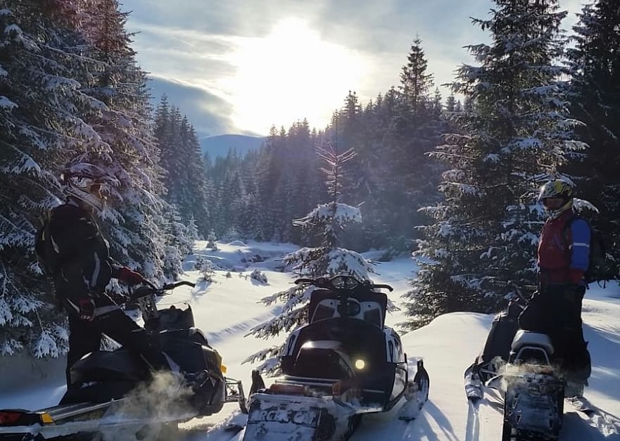 Skutery śnieżne - zimowa przygoda w Karpatach